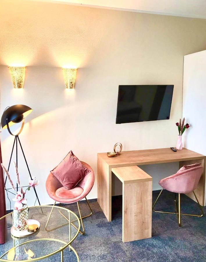 Likedaheim Apartments Rosbach vor der Höhe Dış mekan fotoğraf