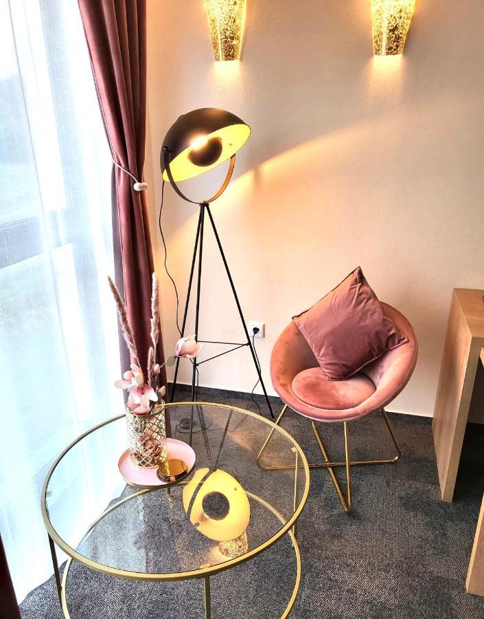 Likedaheim Apartments Rosbach vor der Höhe Dış mekan fotoğraf
