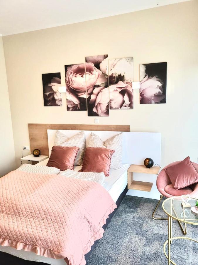 Likedaheim Apartments Rosbach vor der Höhe Dış mekan fotoğraf