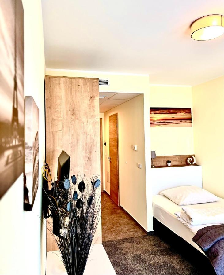 Likedaheim Apartments Rosbach vor der Höhe Dış mekan fotoğraf