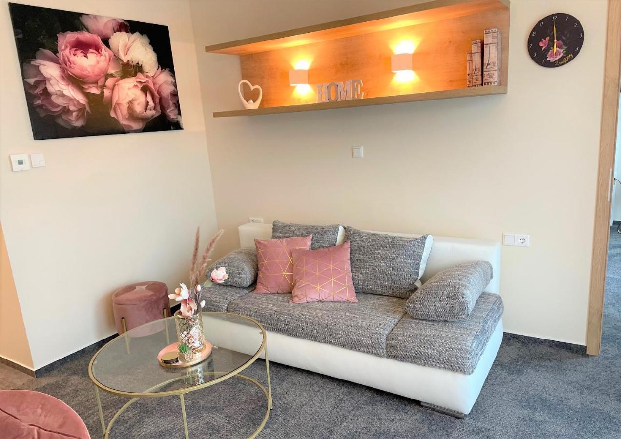 Likedaheim Apartments Rosbach vor der Höhe Dış mekan fotoğraf